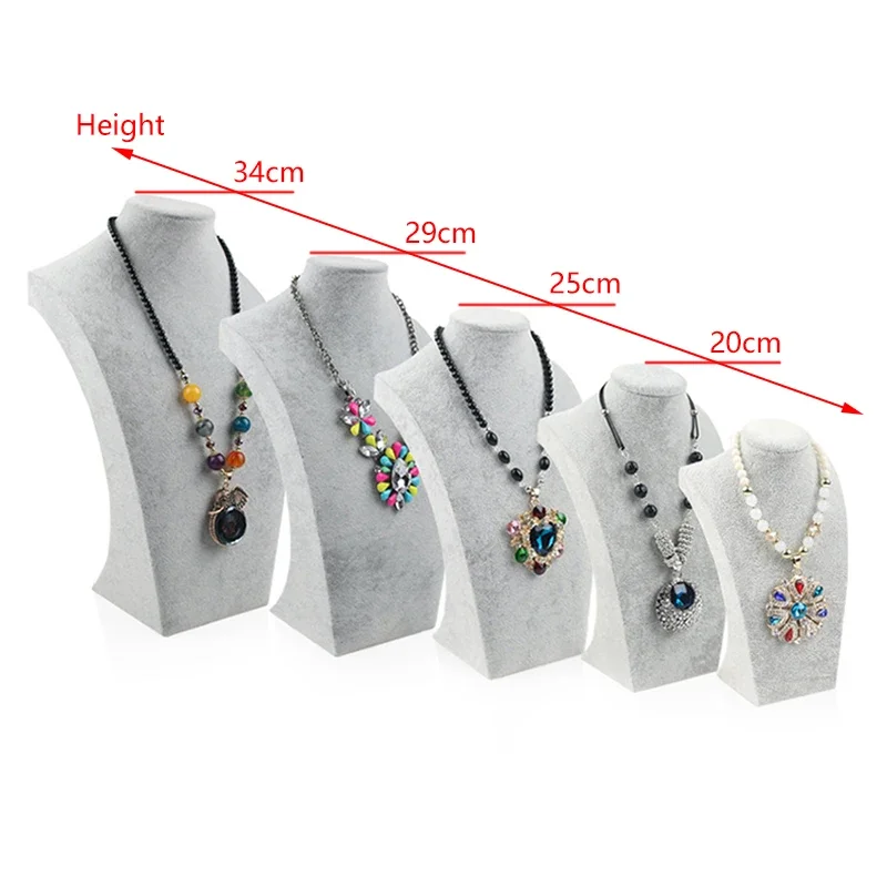 Velvet Portrait Necklace Displ - Body Jewelry Display Ideas recension och pris