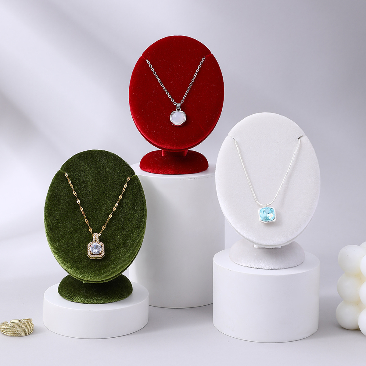 Luxury Velvet Necklace Display - Body Jewelry Display Ideas recension och pris
