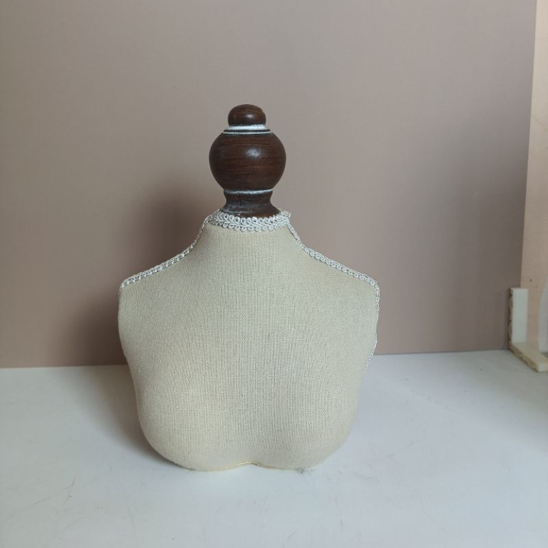 Necklace Chain Bust Jewelry Ho - Body Jewelry Display Ideas recension och pris