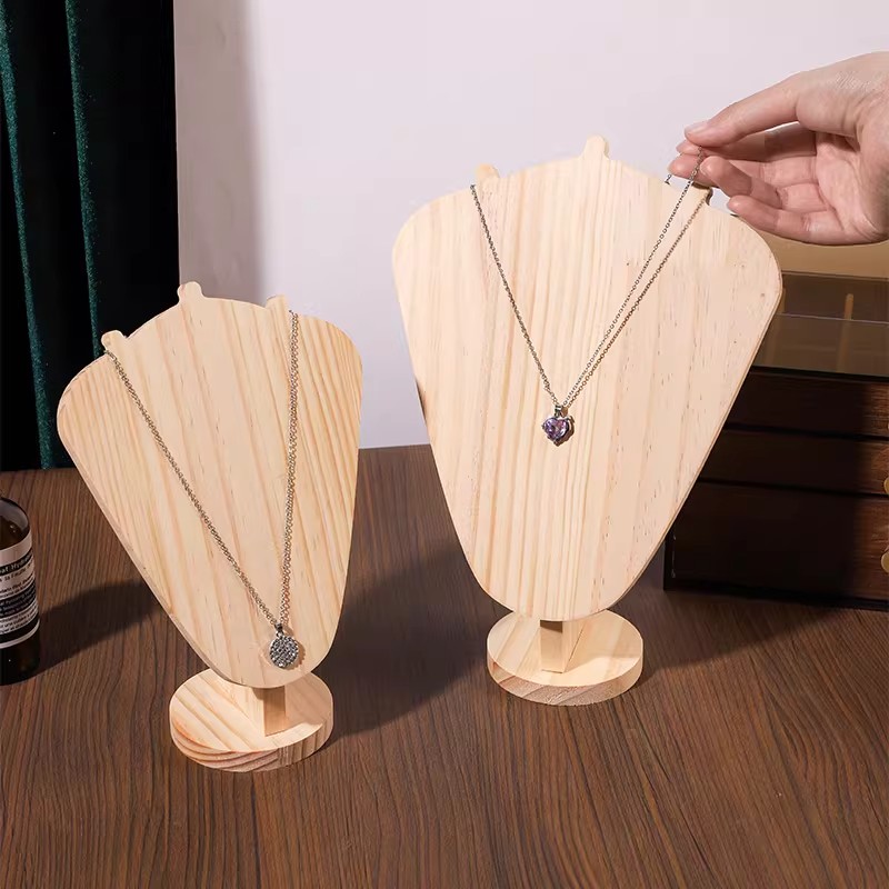 Wood Necklace Display Stand, J - Body Jewelry Display Ideas recension och pris