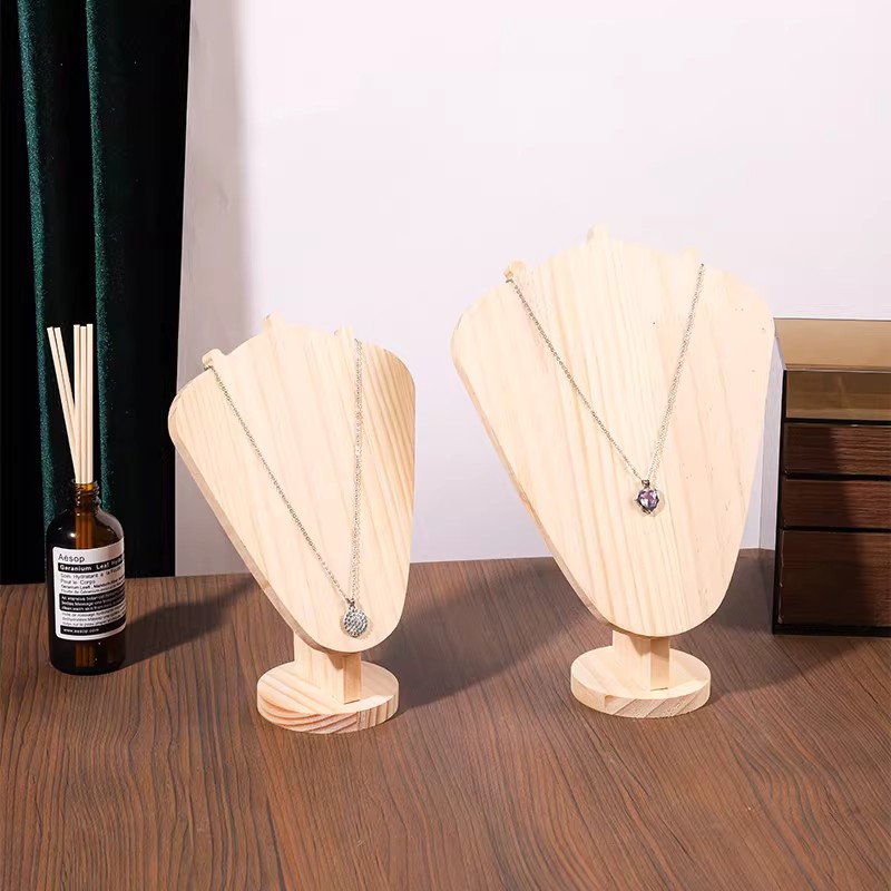 Wood Necklace Display Stand, J - Body Jewelry Display Ideas recension och pris